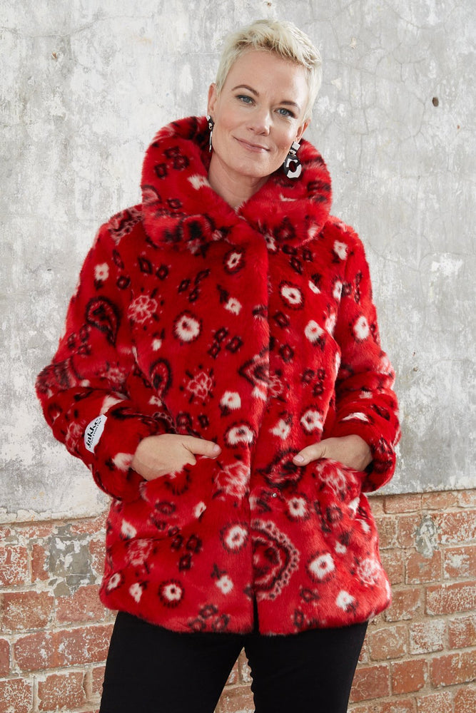 Tilly Red Paisley Faux Fur Coat - Jakke at The Bias Cut