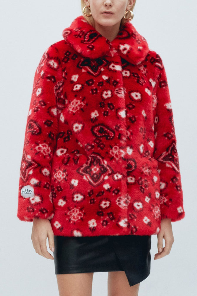 Jakke Tilly Red Paisley Faux Fur Coat